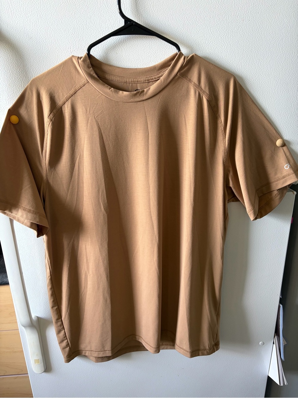Gap Fit - Mens Khaki tee